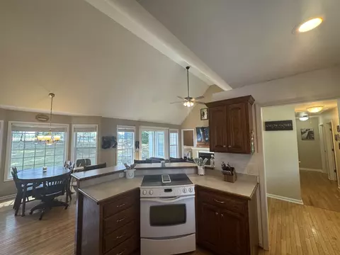 127 Silver Leaf Cir, Dickson, TN 37055 photo 9