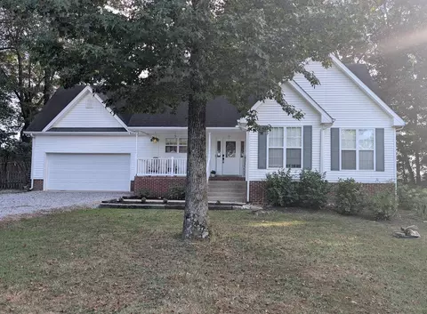 127 Silver Leaf Cir, Dickson, TN 37055