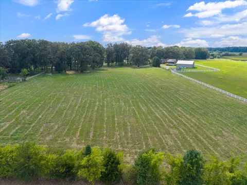 2 Dot Rd, Springfield, TN 37172 photo 9