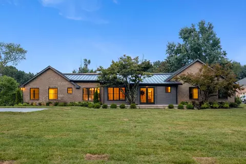 714 Brownlee Dr, Nashville, TN 37205