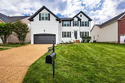 1047 Tanyard Springs Dr, Spring Hill, TN 37174