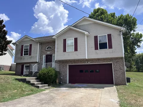 2600 Elkmont Dr, Clarksville, TN 37040