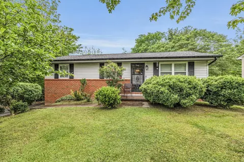 1211 Crest Dr SE, Cleveland, TN 37311