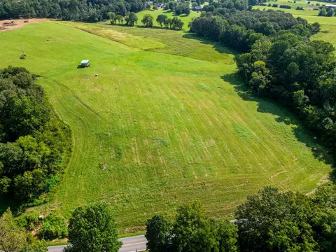 4046 Old Coopertown Rd, Springfield, TN 37172