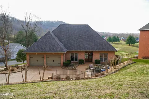 1657 N Plantation Dr, Cookeville, TN 38506