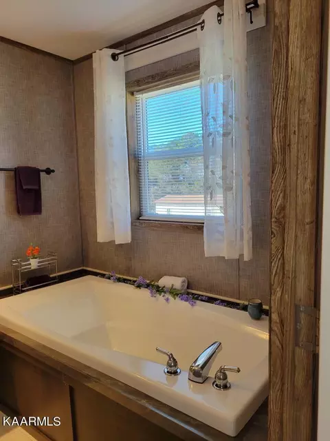 1202 E Cole Rd, Quebeck, TN 38579 photo 9