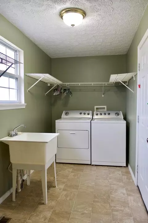 206 S 7th Ave, Baxter, TN 38544 photo 5
