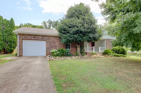 2221 Kim Dr, Clarksville, TN 37043