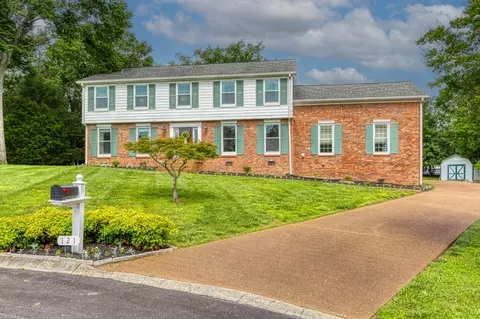 121 Ervin Dr, Hendersonville, TN 37075