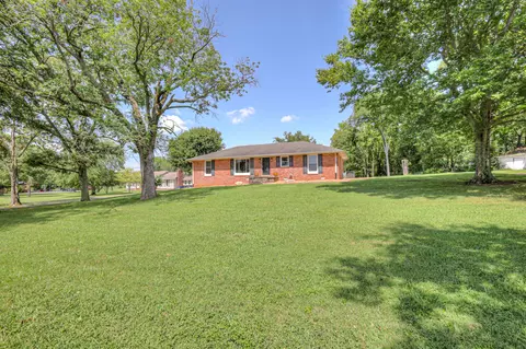 1307 Eastover Rd, Lebanon, TN 37090