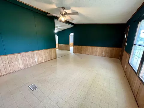 Living - 1197 Compton Rd, Murfreesboro, TN 37130 photo 1 of 2