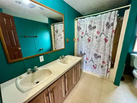 Bath - 1197 Compton Rd, Murfreesboro, TN 37130 photo 2 of 2