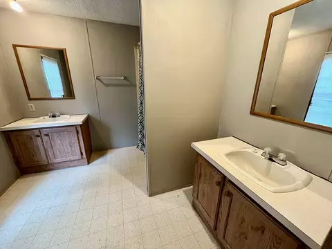 Bath - 1197 Compton Rd, Murfreesboro, TN 37130 photo 1 of 2