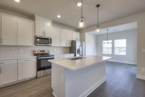 1764 Flora Grv, Hermitage, TN 37076 photo 8