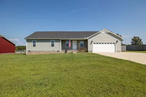 460 Northpoint Dr, Summertown, TN 38483