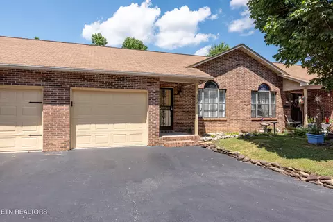 1208 Karina Cir, Maryville, TN 37804