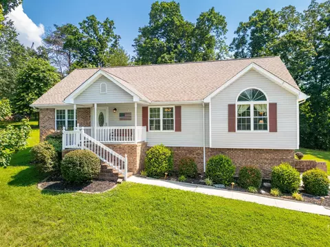 403 Ashley Dr, Soddy Daisy, TN 37379