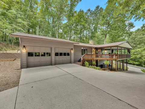 166 Rotherham Dr, Crossville, TN 38558