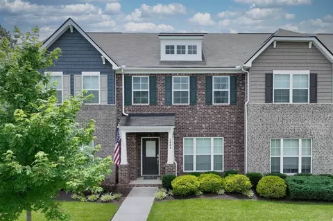 2004 Hardwick Ln, Gallatin, TN 37066