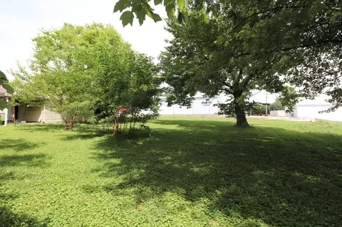 504 Cedar St, Lafayette, TN 37083 photo 3