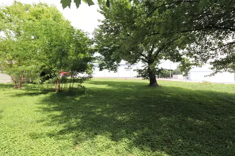 504 Cedar St, Lafayette, TN 37083 photo 4