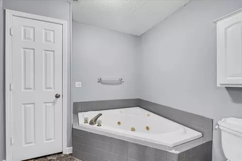 Bath - 3955 River Rd, Baxter, TN 38544 photo 4 of 7