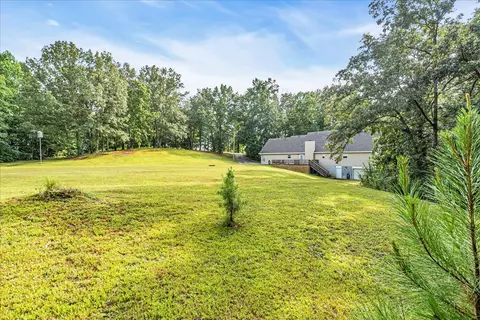 Exterior - 3955 River Rd, Baxter, TN 38544 photo 8 of 19