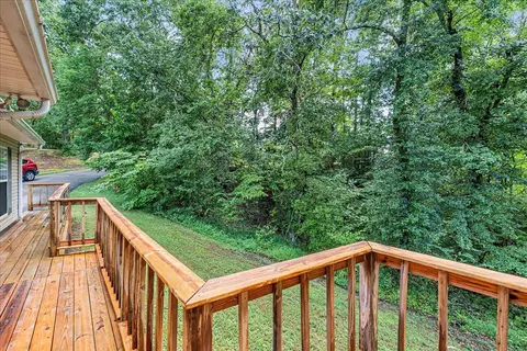 Exterior - 3955 River Rd, Baxter, TN 38544 photo 5 of 19