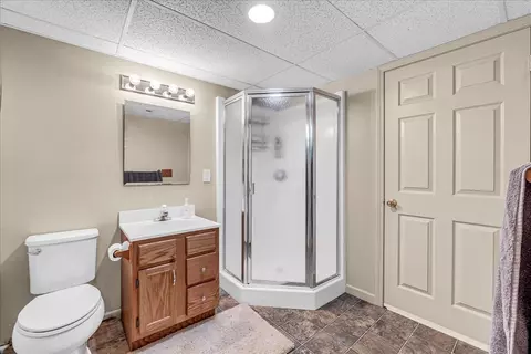 Bath - 3955 River Rd, Baxter, TN 38544 photo 6 of 7