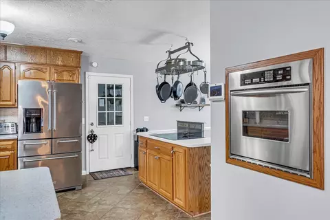 Kitchen - 3955 River Rd, Baxter, TN 38544 photo 4 of 13