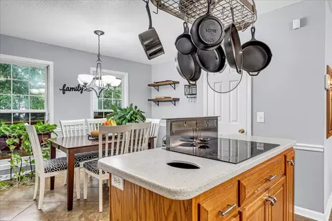 Kitchen - 3955 River Rd, Baxter, TN 38544 photo 11 of 13
