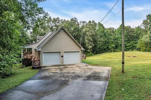 Exterior - 3955 River Rd, Baxter, TN 38544 photo 11 of 19