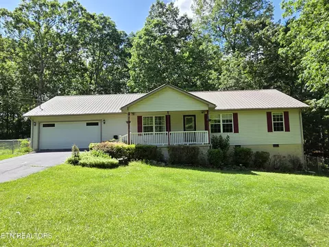 1413 Lincolnshire Dr, Crossville, TN 38555
