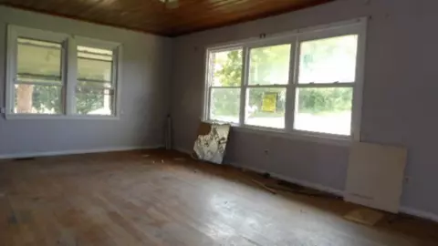 Living - 63 Rogers Ln, Moss, TN 38575 photo 3 of 13