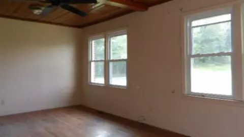 Living - 63 Rogers Ln, Moss, TN 38575 photo 5 of 13