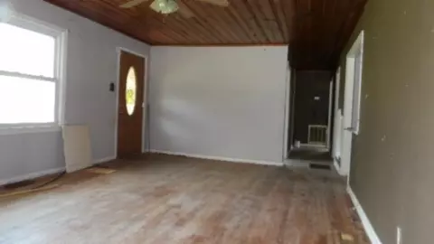 Living - 63 Rogers Ln, Moss, TN 38575 photo 10 of 13
