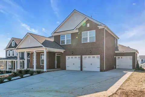 818 Nightingale Ave, Hendersonville, TN 37075