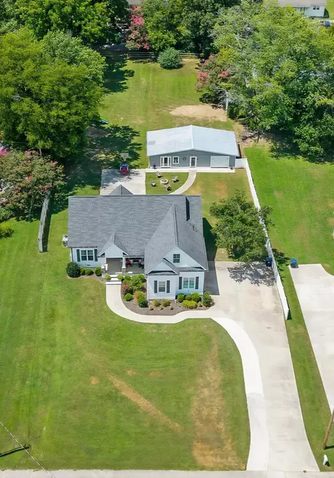 713 S College St, Smithville, TN 37166