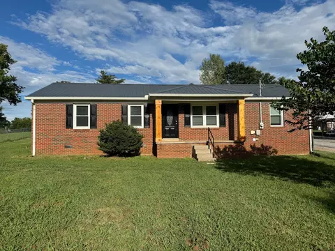 204 Redbud Ln, Unionville, TN 37180