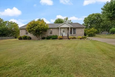 106 Lee Dr, Springfield, TN 37172