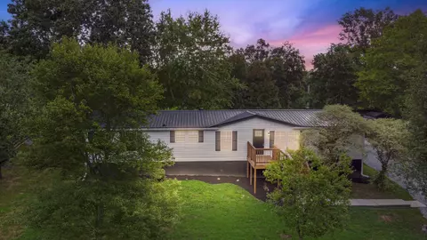 381 Canoe Branch Rd, Castalian Springs, TN 37031