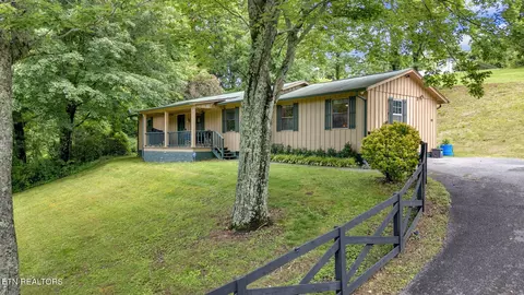 844 Norris Fwy, Rocky Top, TN 37769