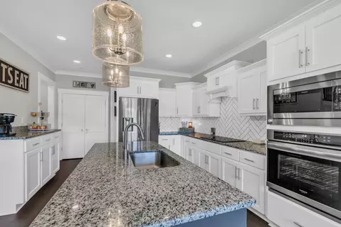 Kitchen - 1212 Cascadeway Dr, Murfreesboro, TN 37129 photo 3 of 6