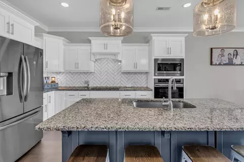 Kitchen - 1212 Cascadeway Dr, Murfreesboro, TN 37129 photo 2 of 6