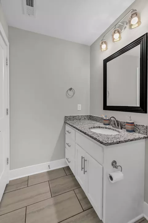 Bath - 1212 Cascadeway Dr, Murfreesboro, TN 37129 photo 6 of 6
