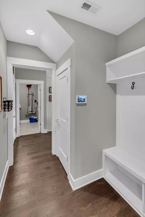 Entry Way - 1212 Cascadeway Dr, Murfreesboro, TN 37129 photo 5 of 6