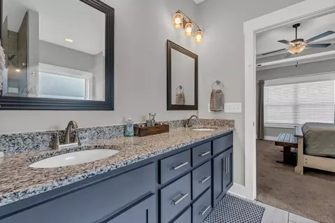 Bath - 1212 Cascadeway Dr, Murfreesboro, TN 37129 photo 2 of 6