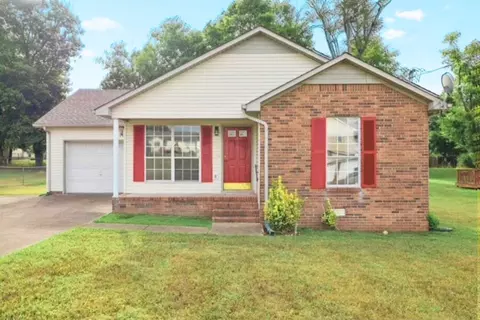 1909 Vicksburg Cir, Columbia, TN 38401