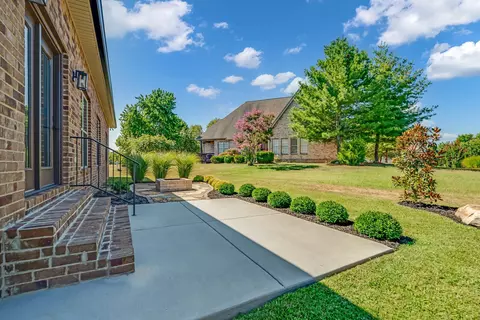 Exterior - 120 Augusta Trl, Springfield, TN 37172 photo 5 of 10