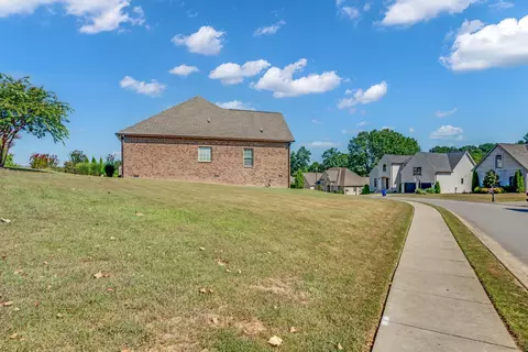 Exterior - 120 Augusta Trl, Springfield, TN 37172 photo 9 of 10